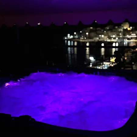 Lost At Sea * Sarande