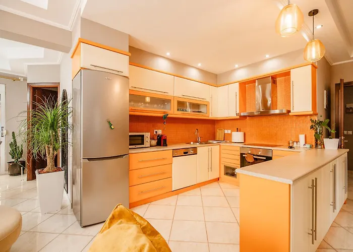 Lost At Sea * Sarandë